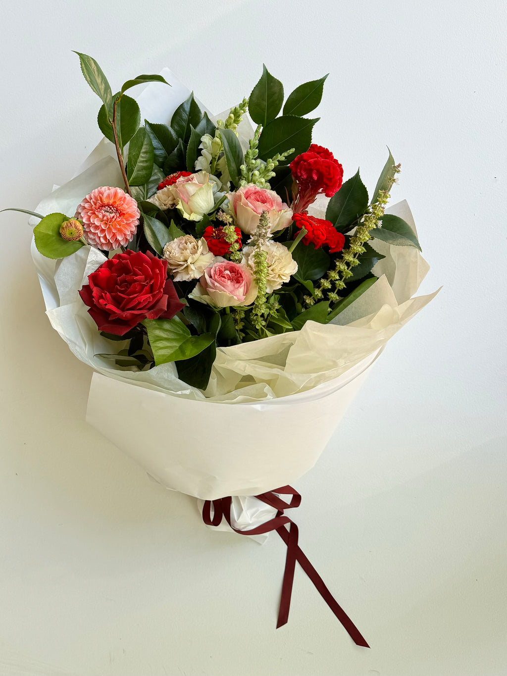 Bendigo florist delivering love and romance flowers in deep reds and pinks. 